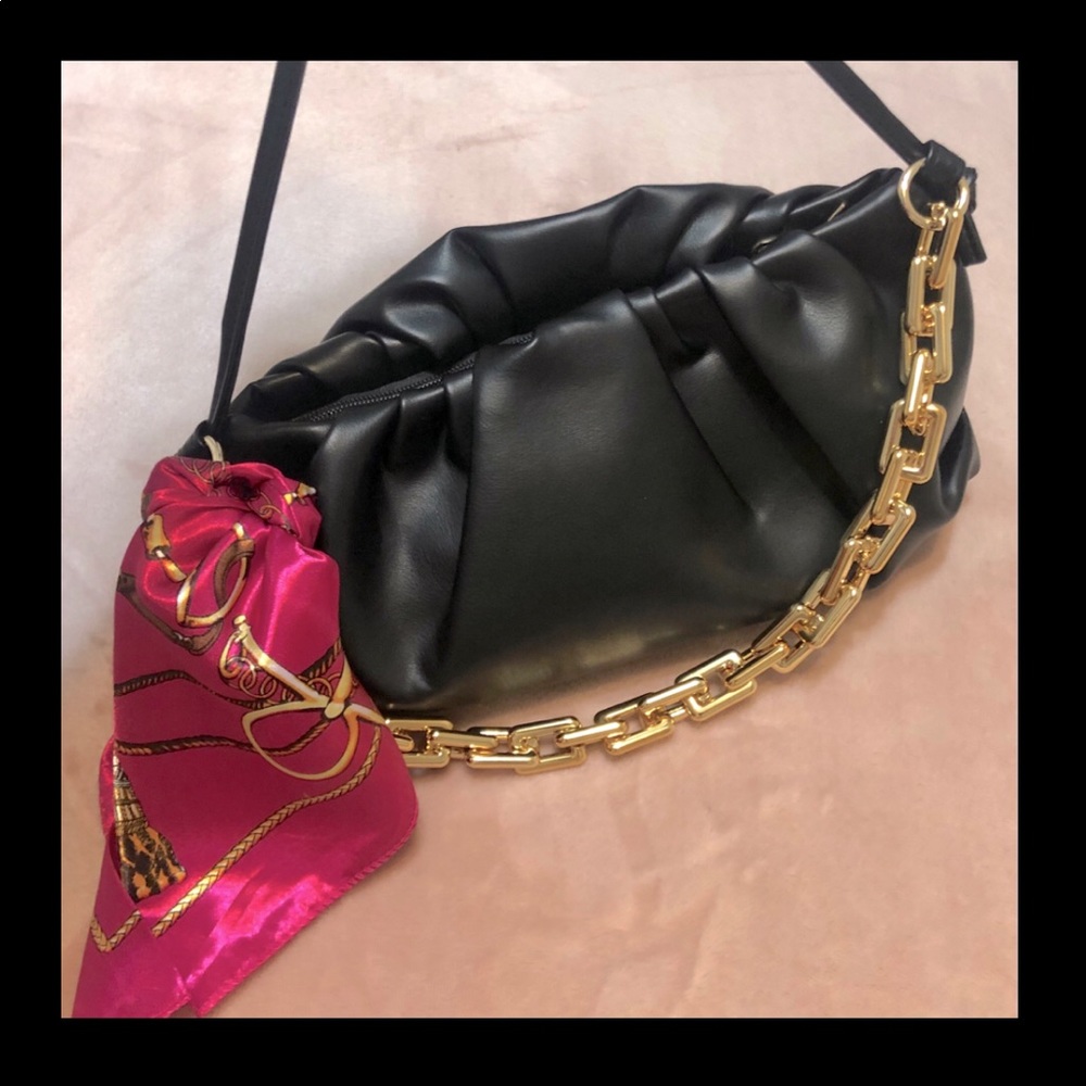 Chic Black Dumpling Cloud Handbag - image 2
